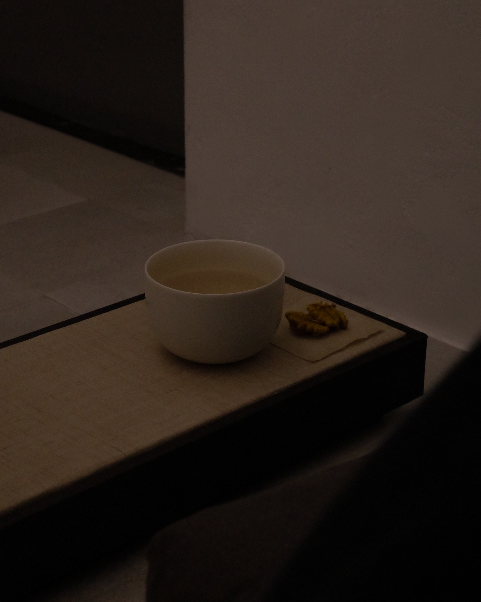 Tea bowl and refreshment in the exhibition space